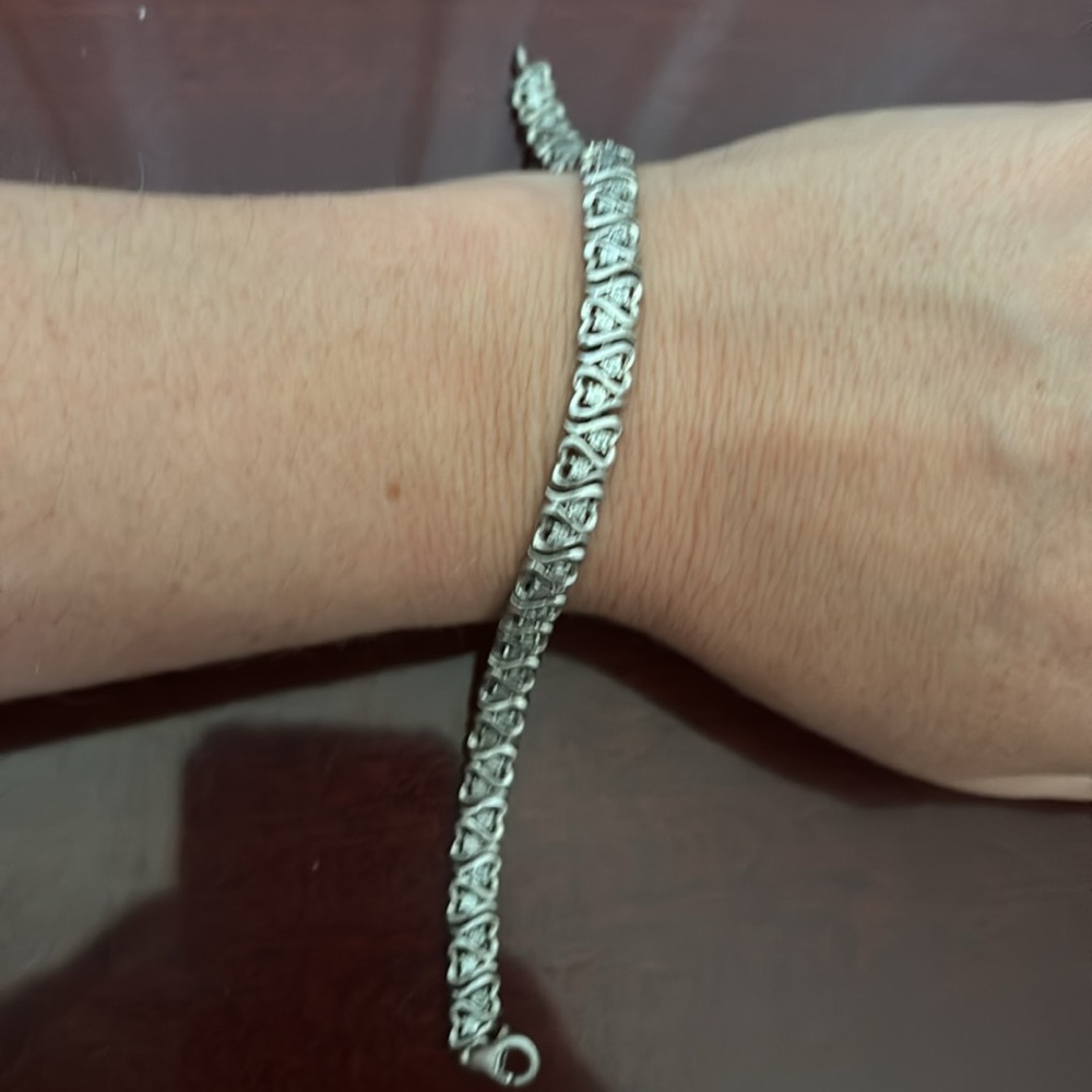 Beautiful Open Hearts collection bracelet - Picture 2 of 5